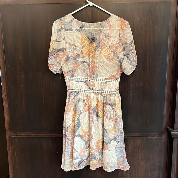 Molly Bracken A-Line Puff Sleeve Dress - Picture 3 of 6